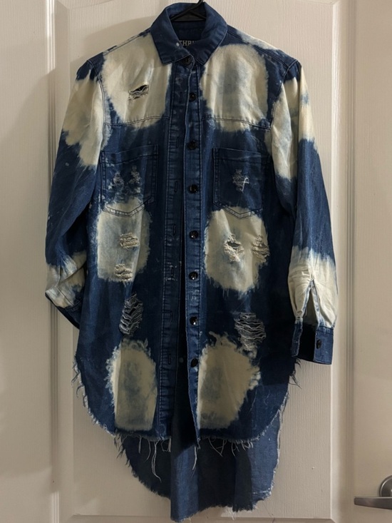 Thrill Tops - Thrill Blue and White Acid-Wash Distressed Button-Down Shirt